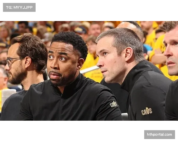 Shams报道：太阳队新任总经理计划休赛期重组教练组